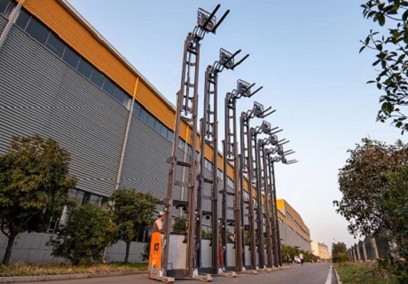 Soluzione logistica ad alta efficienza per carrelli elevatori a doppia profondità