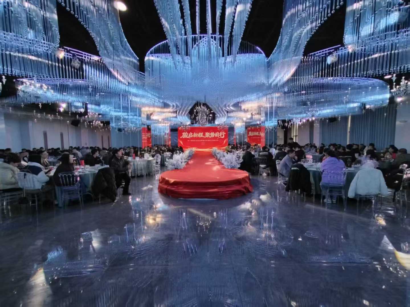 Il carrello elevatore Zowell celebra la riunione annuale del 2025 a Shucheng, Lu'an, Anhui